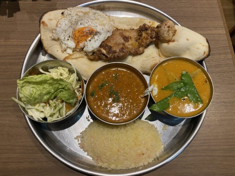 【閉店】ケイジャンチキンカレー｜タンドール料理ひつじや（日比谷）