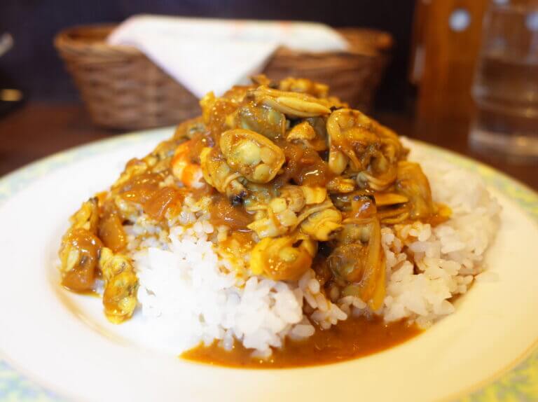 アサリダブルにエビカレー｜カレーハウス ボルツ（神保町）