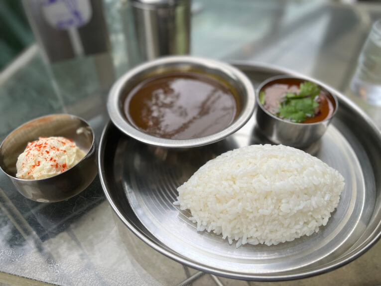 カシミールとポークビンダルー｜Curryhouse 咖喱座（駒沢大学）