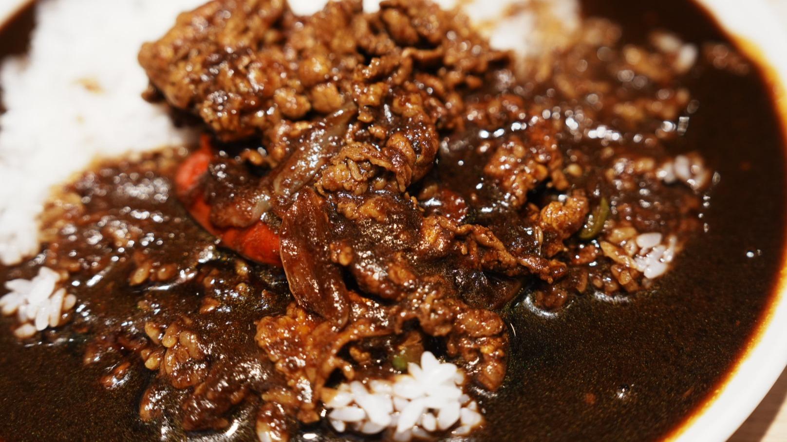 銀座「デリー」の8月限定カシミールカレーを食べてきた！牛バラ肉×灼熱スパイスが反則級の旨さだった件｜夏バテ吹き飛ぶ一皿