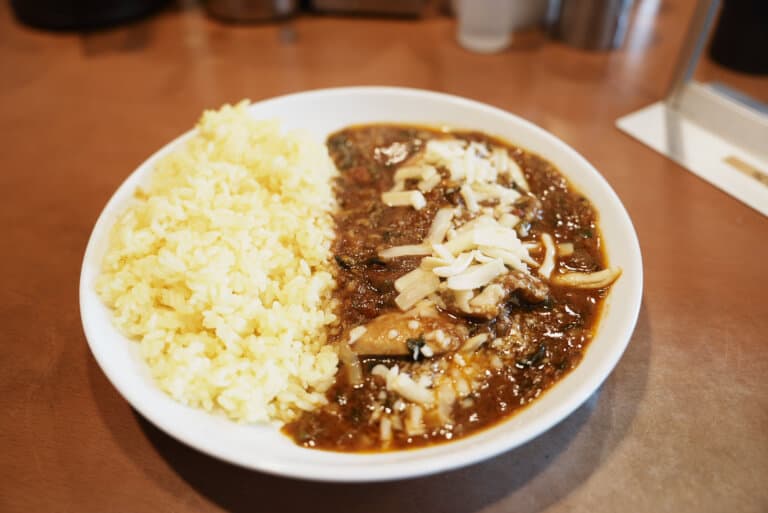 チキン野菜チーズカレー|きんもちカレー(初台)