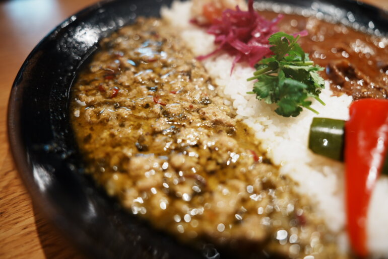 婁熊東京(ルクマトウキョウ)ホルモンカレー