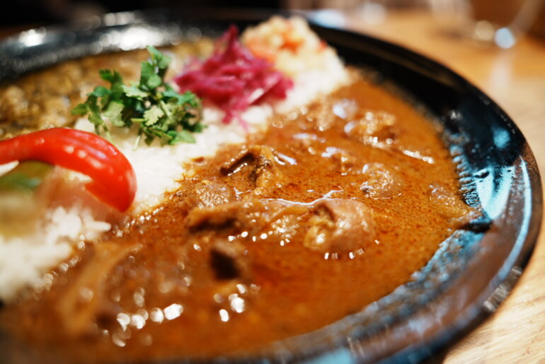 婁熊東京(ルクマトウキョウ)ホルモンカレー