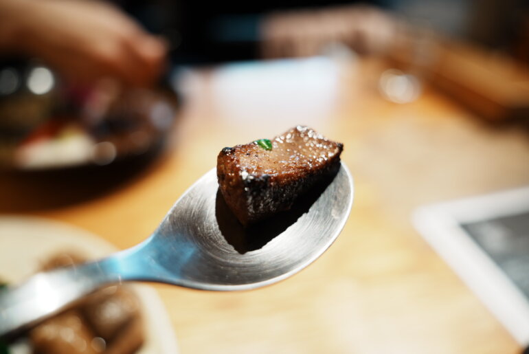 婁熊東京(ルクマトウキョウ)ホルモンカレー
