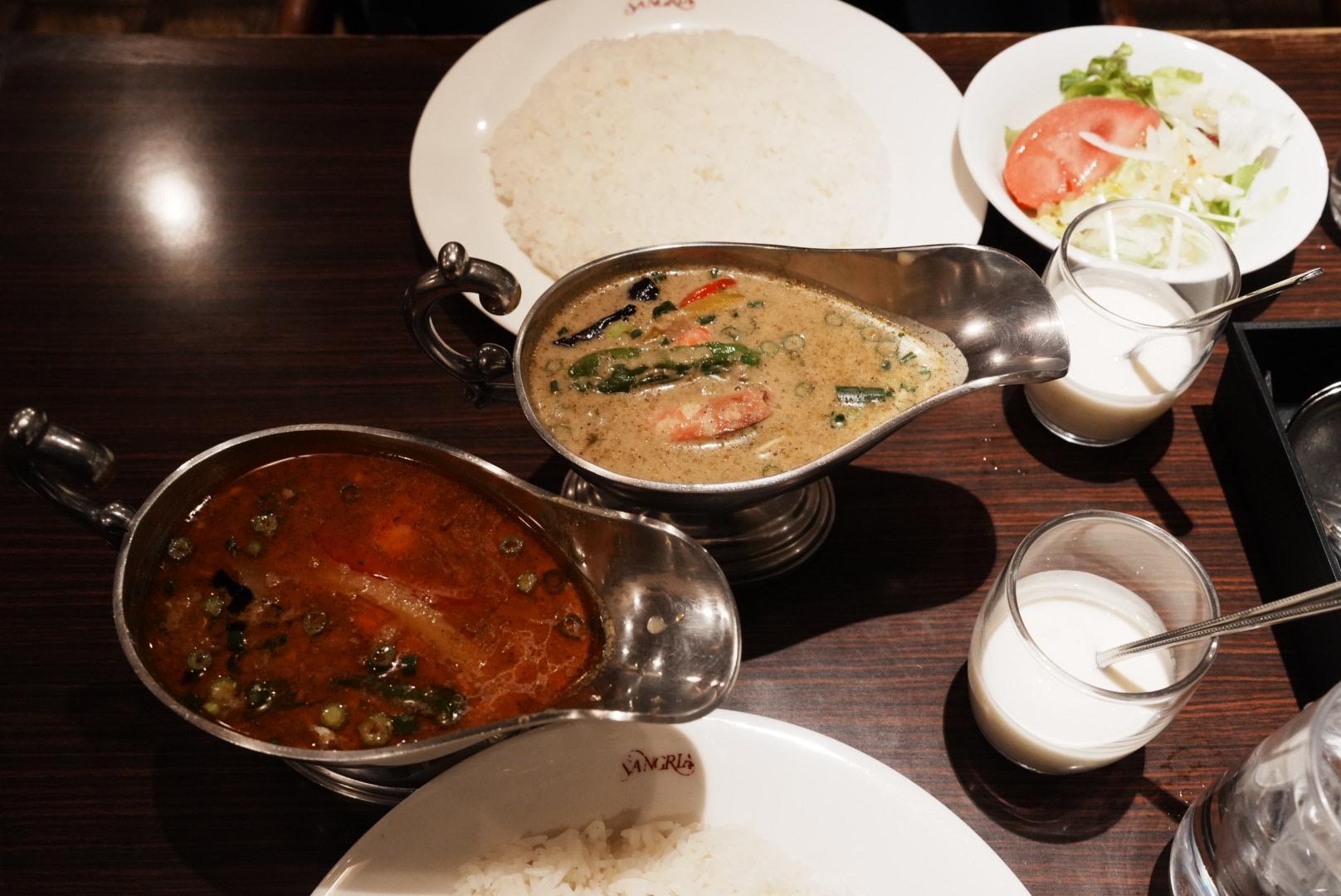 同じシーフードカレーでも辛さで色味がこんなにも違う！